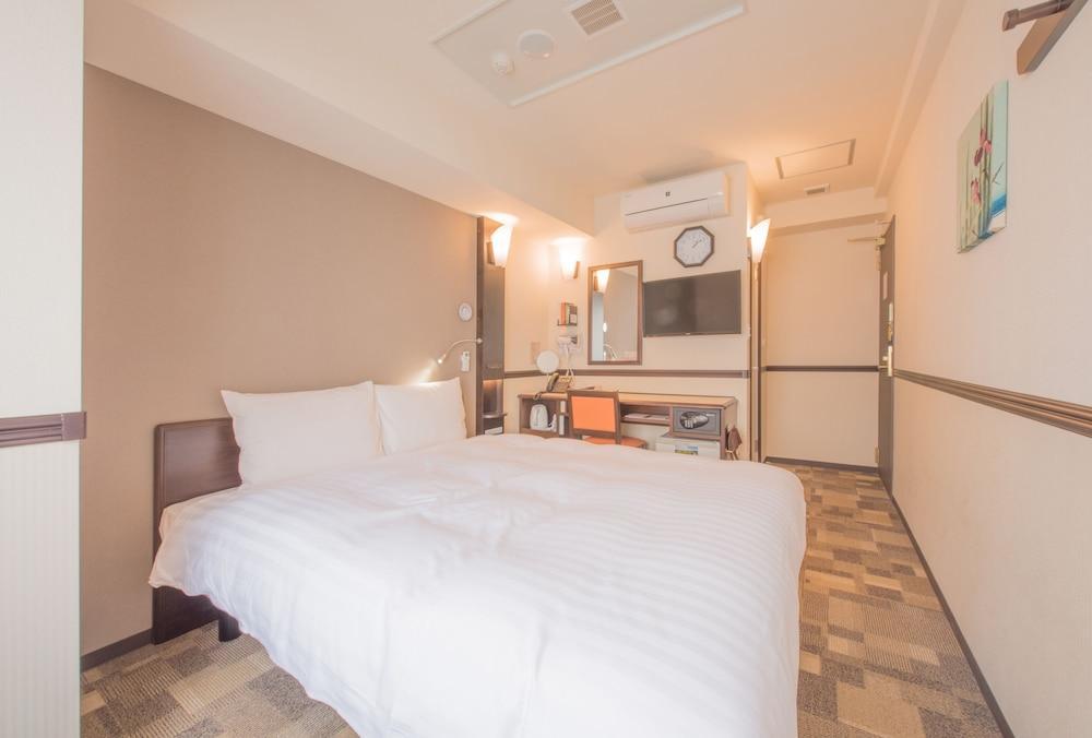 Toyoko Inn Toyama-Eki Shinkansen-Guchi No.2 Dış mekan fotoğraf