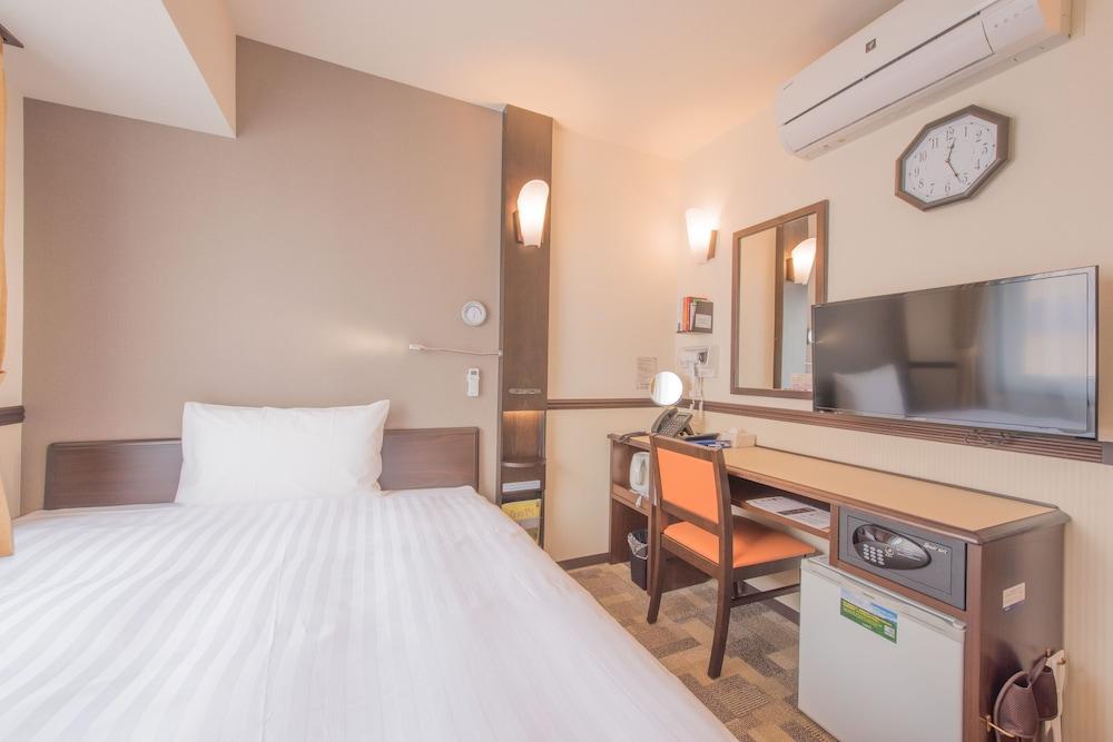 Toyoko Inn Toyama-Eki Shinkansen-Guchi No.2 Dış mekan fotoğraf