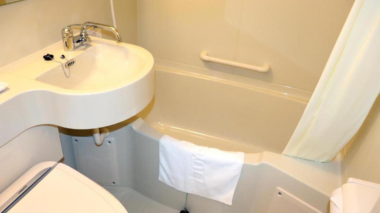 Toyoko Inn Toyama-Eki Shinkansen-Guchi No.2 Dış mekan fotoğraf